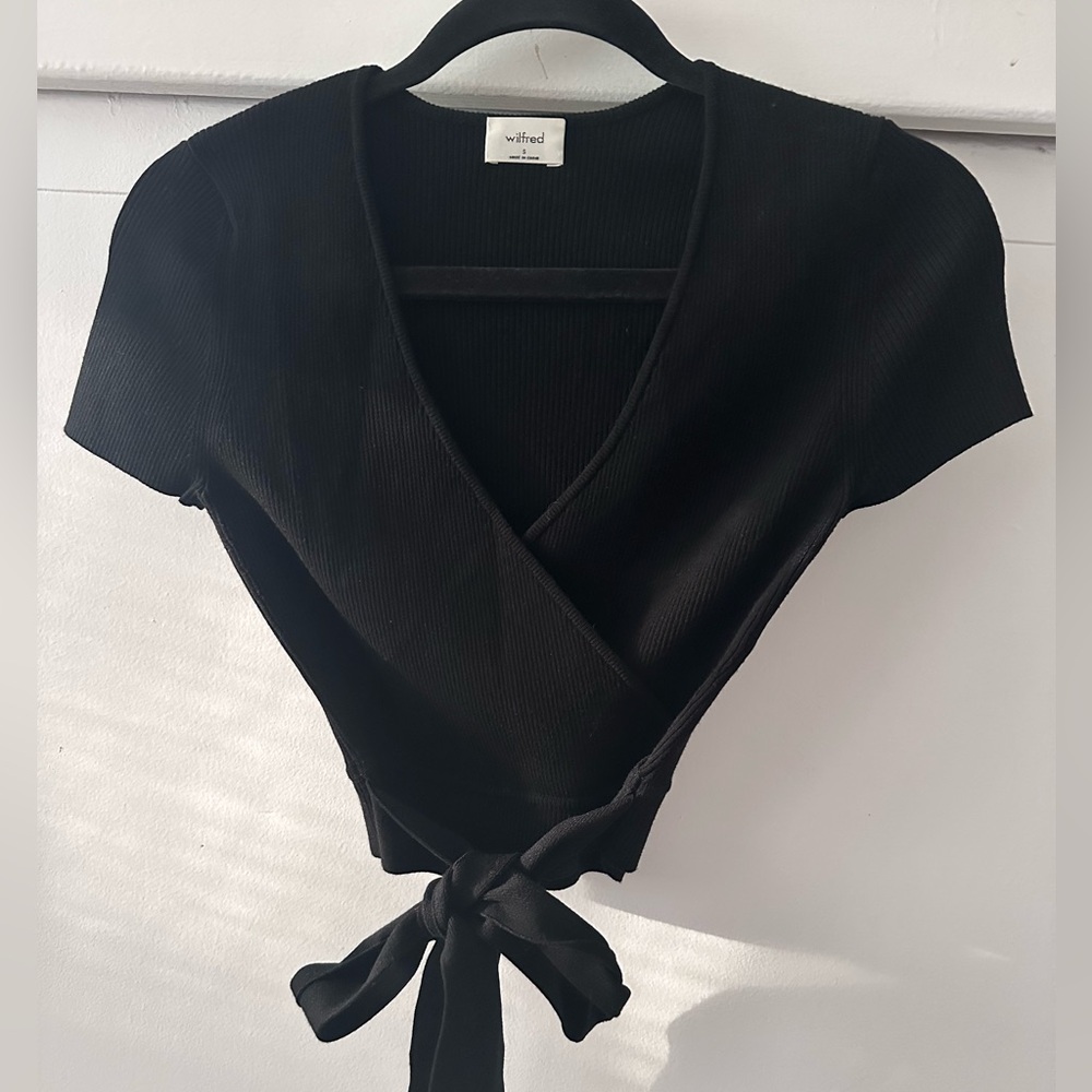 Aritzia Wilfred Black Cropped Wrap Shirt Size Small